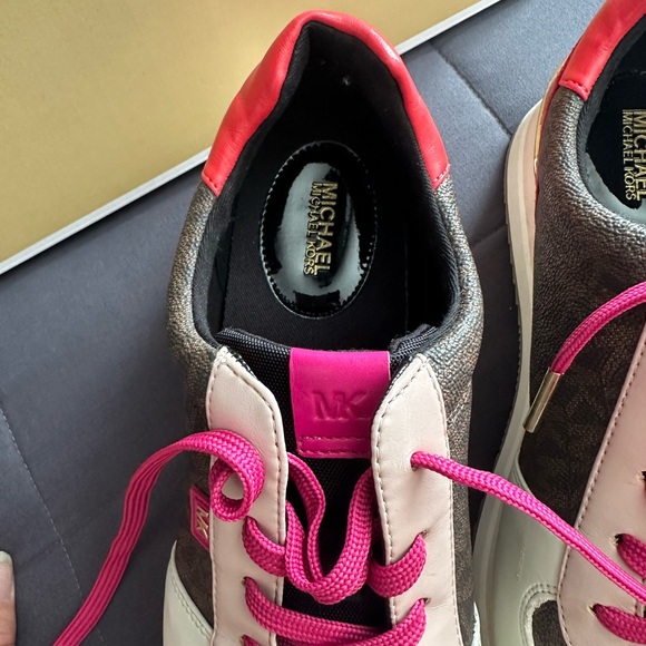 🥳HP🥳NIB Michael Kors Libby Trainers - Picture 8 of 15